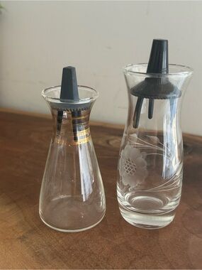 Vintage Clear Glass  Pyrex Gold Stripe MCM Salt Shaker 2 mixed small etched